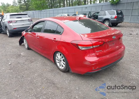 2017 Kia Forte S z USA, uszkodzony, nr VIN 3KPFL4A78HE012744